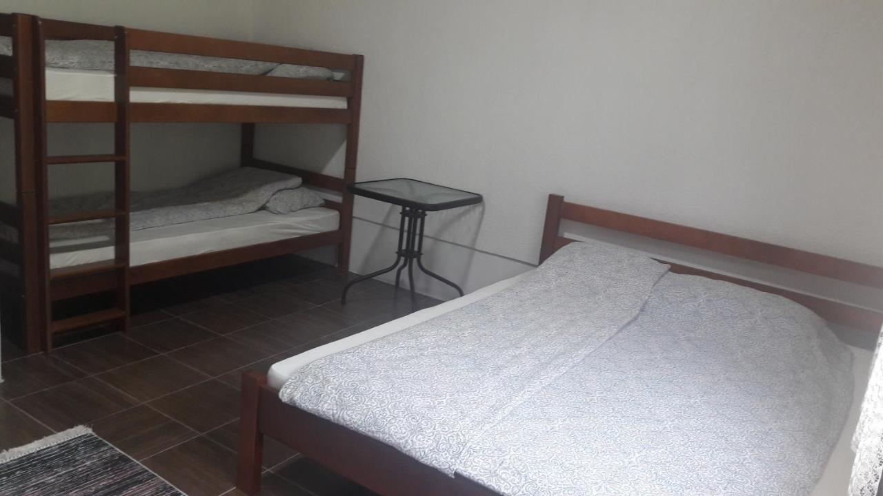 Lola Guest House Vusanje Экстерьер фото