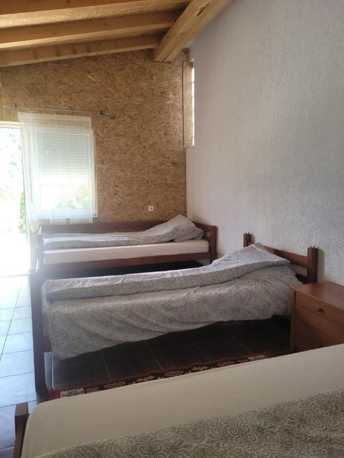 Lola Guest House Vusanje Экстерьер фото