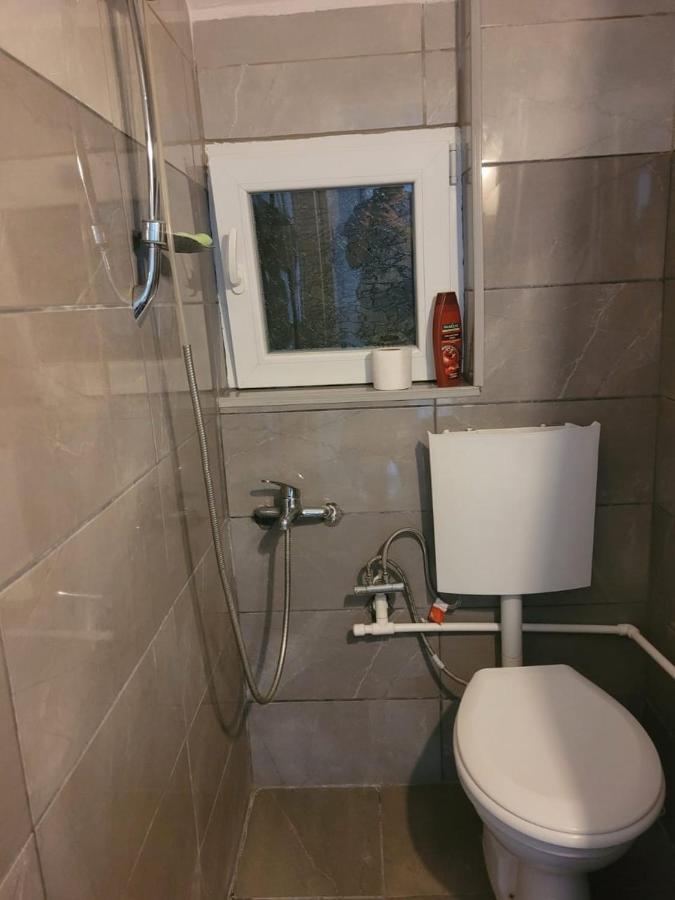 Lola Guest House Vusanje Экстерьер фото