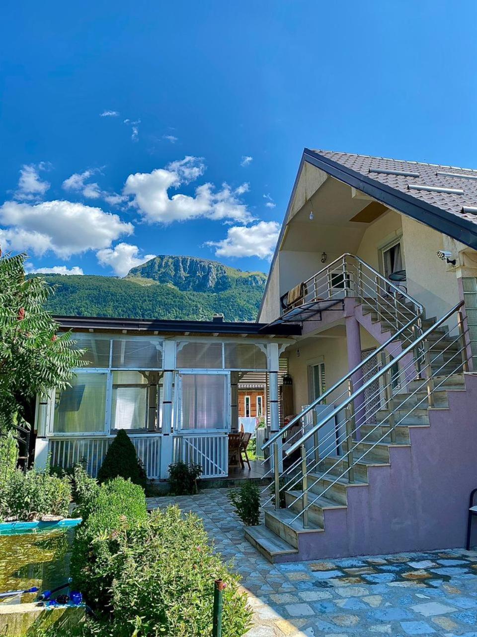 Lola Guest House Vusanje Экстерьер фото